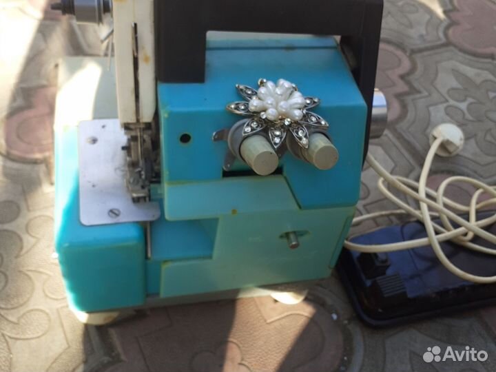 Швейная машина бу оверлок Крош-1