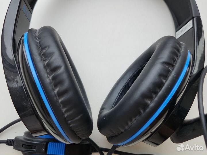 Проводные наушники с микрофоном