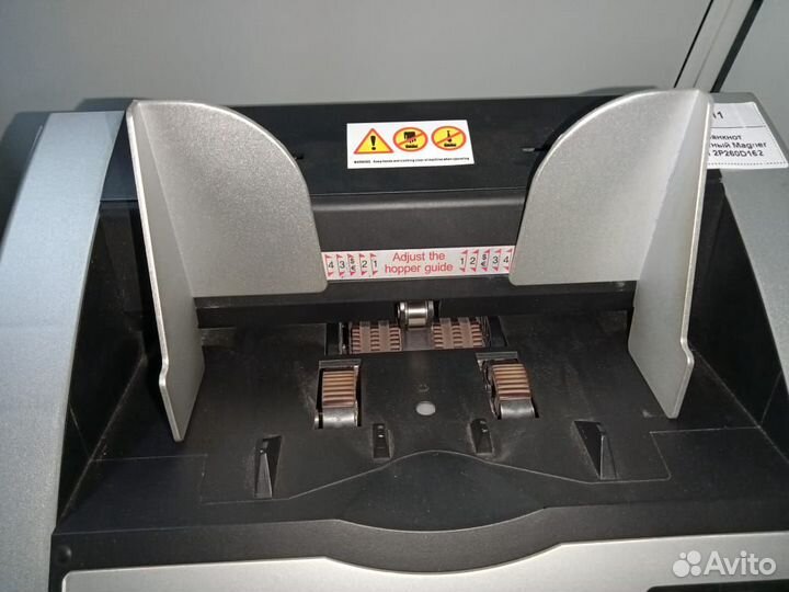 Счетчик банкнот Magner 150 Digital