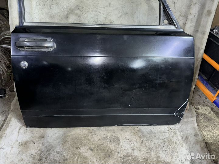 Передняя правая дверь Ваз 2107