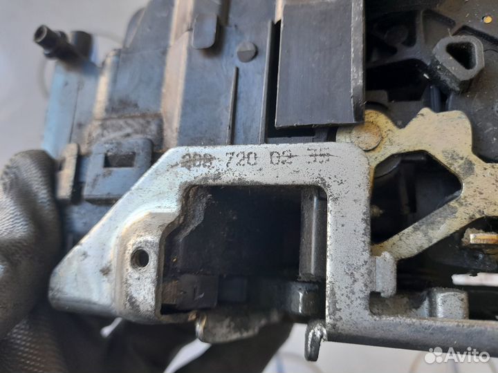 Мерседес CLK Замок Двери (Пер. Прав.)