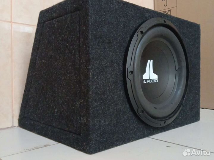 Автомобильный сабвуфер JL Audio