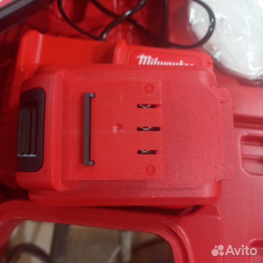 Шуруповерт Milwaukee 36