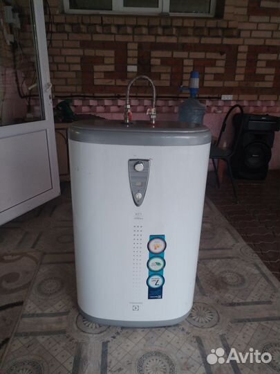 Водонагреватель Electrolux EWH 80 Major LZR