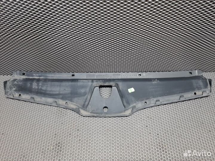 Накладка замка капота Skoda Octavia A8