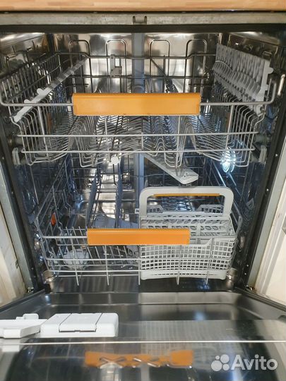 Посудомоечная машина Electrolux