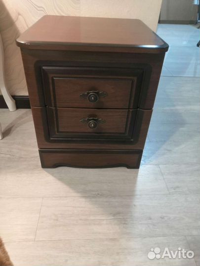Тумба прикроватная