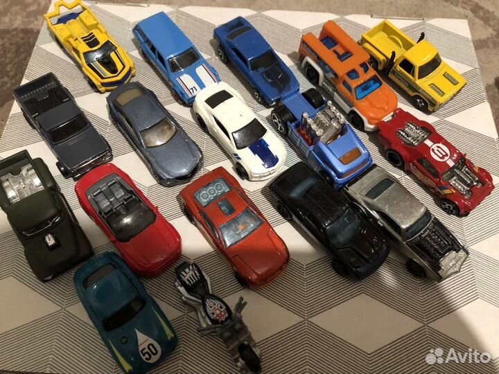 Машинки welly, hotweels