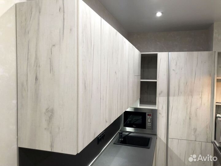 Кухонный гарнитур в стиле модерн