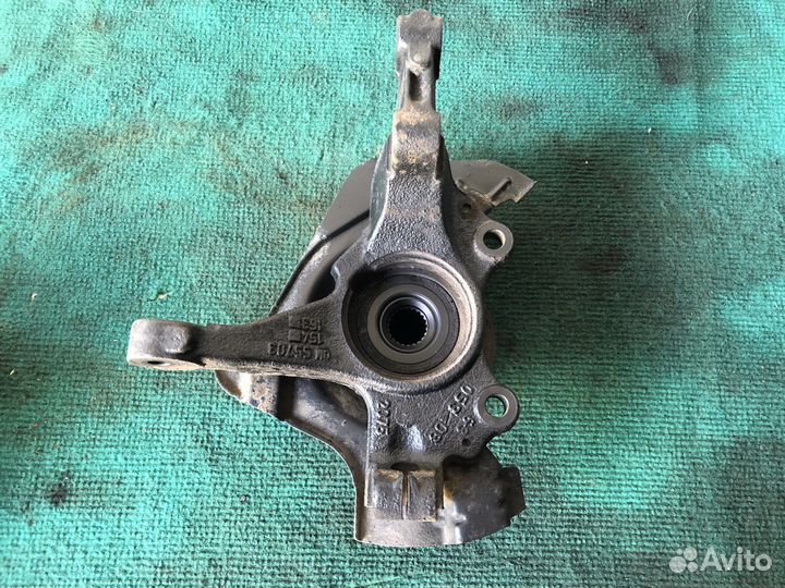 Левый Поворотный кулак Opel Corsa D