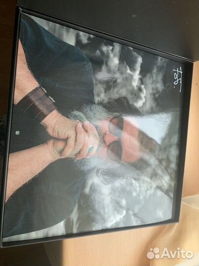 Коллекционный бокс с пластинкой и автографом бг