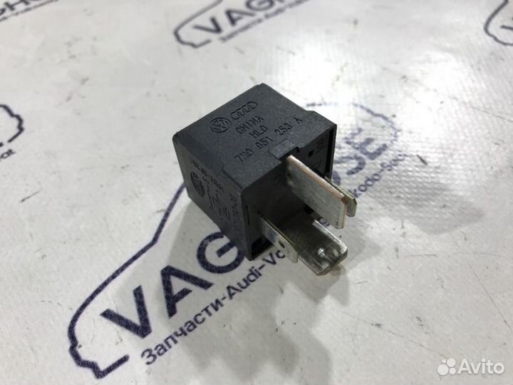 Реле Audi S8 D2 4D 4.2 2000