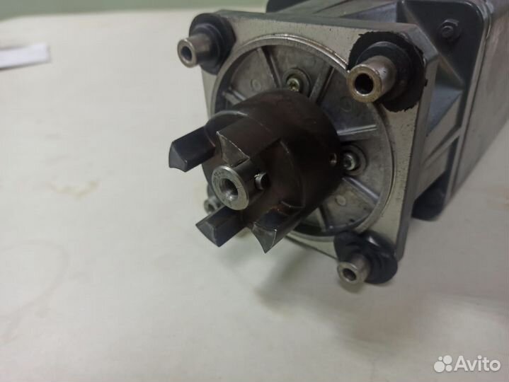 Серводвигатель Siemens 1HU3058-0AC01 - Z