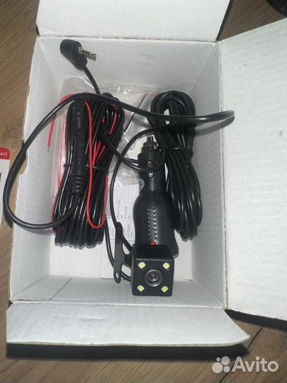 Видеорегистратор с 3 камерами