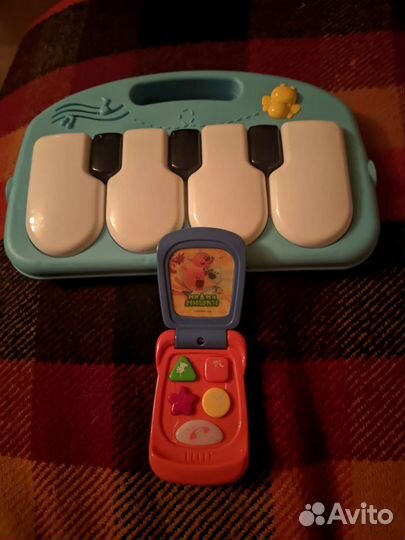 Пианино детское, сотовый телефон