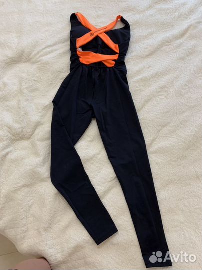 Спортивный комбинезон