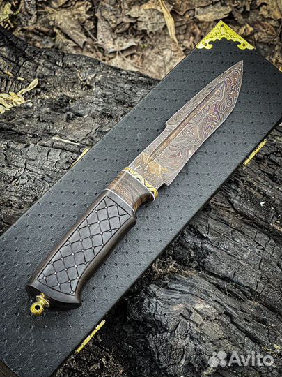 Нож из дамасской стали
