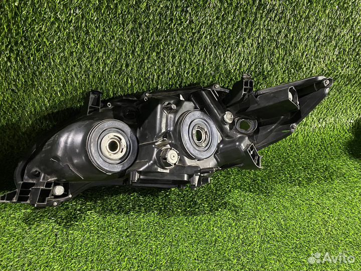 Фара правая toyota corolla 150