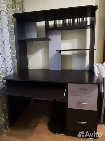 Стол компьютерный письменный