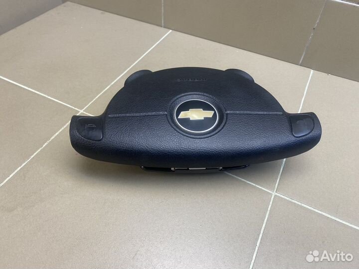 Подушка безопасности в руль chevrolet aveo t 250