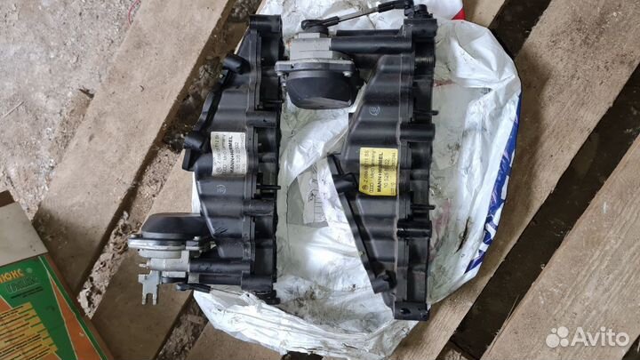 Впускной коллектор двигателя 3.0 TDI VAG правый