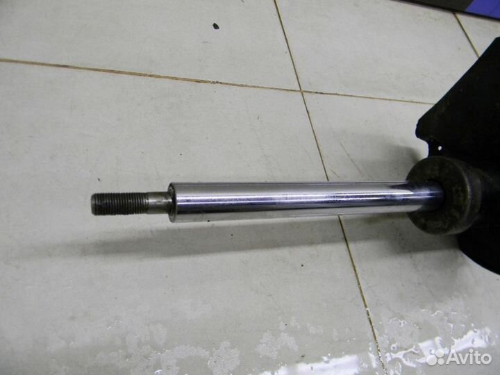 Амортизатор задний левый X-Trail (T30) 2001-2006