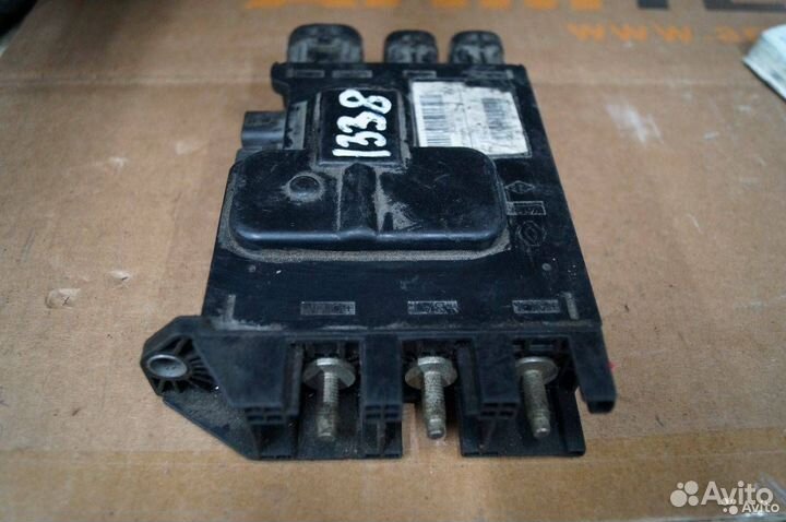 Блок предохранителей Renault 243800011R