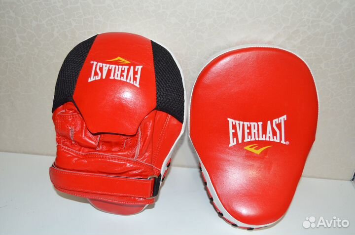 Боксерские перчатки