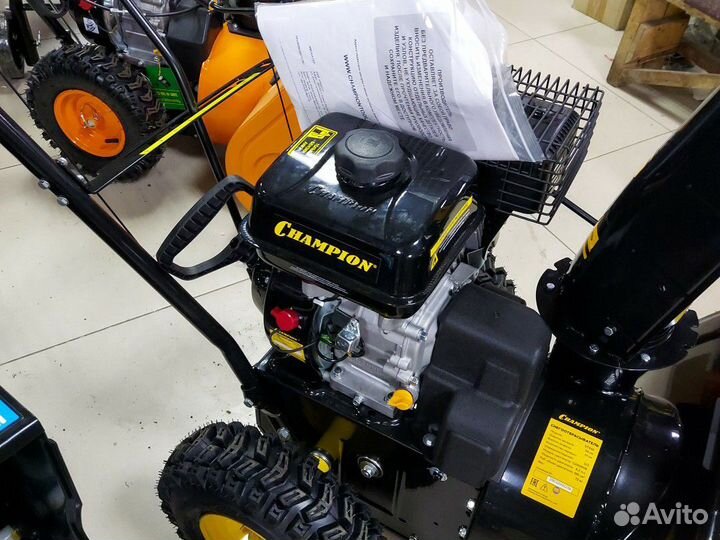 Снегоуборщик champion ST 656
