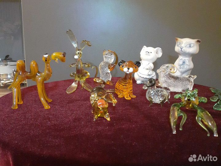 Фигурки животных из цветного стекла