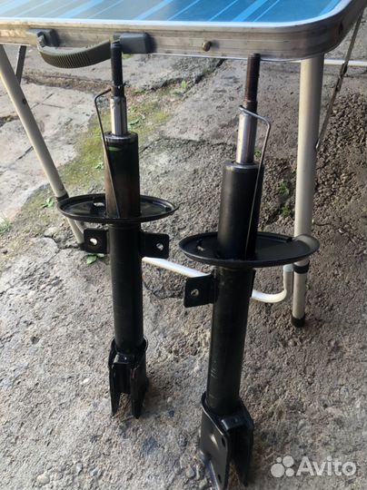 Стойки задние renault duster бу