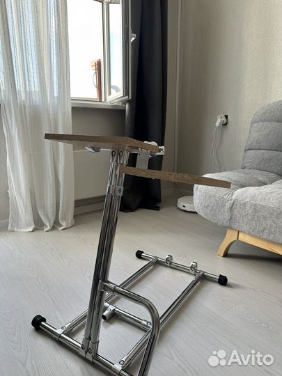 Стойка для игрового руля с креплением под кпп