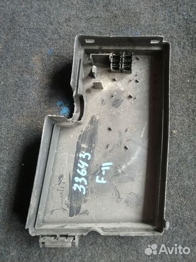 Крышка блока предохранителей Ford Focus 2