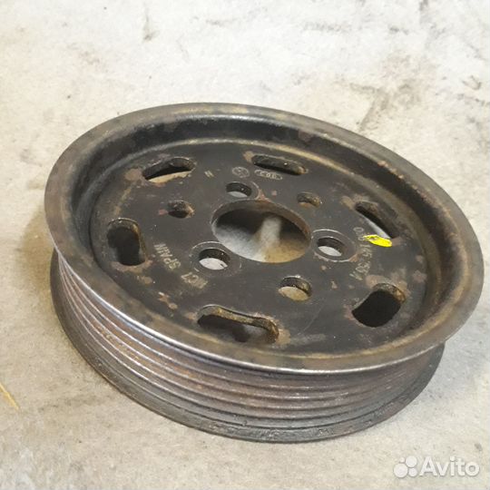 Шкив насоса гур Шкода Октавия тур (А4U1) Гольф 4