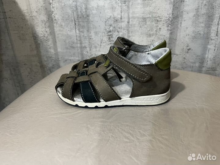 Сандалии детские