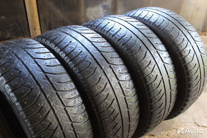 Bridgestone Ice Cruiser 7000 235/55 R18 104T