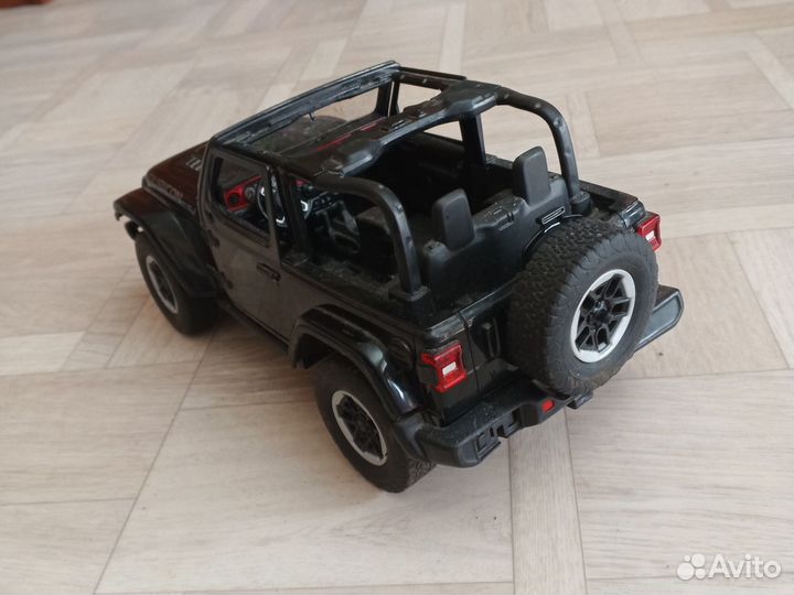 Внедорожник игрушка