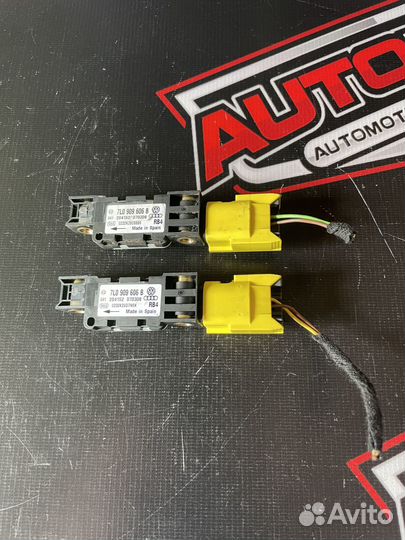 Датчик удара Volkswagen Touareg 7L0909606B