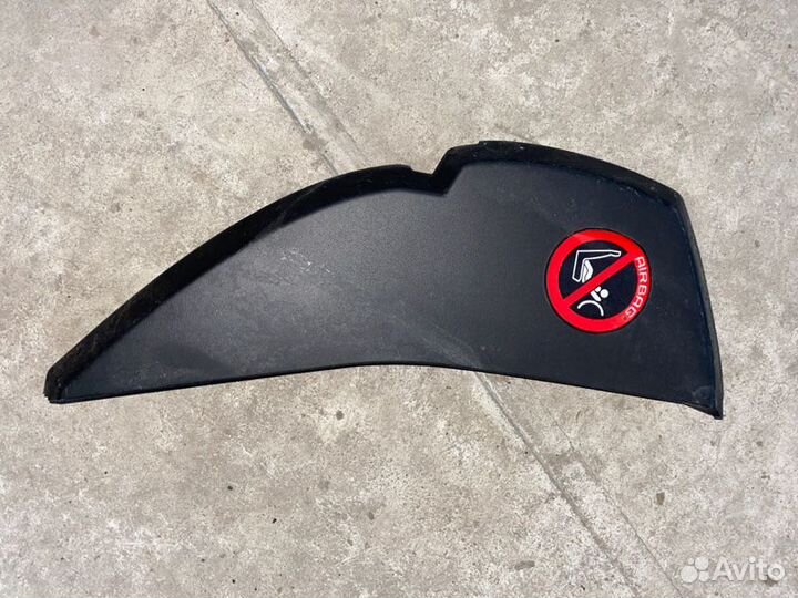 Накладка на торпедо правая Nissan X-Trail T31