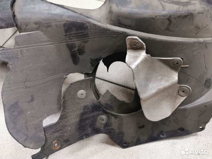 Нижний боковой пластик BRP Lynx rave 600rs