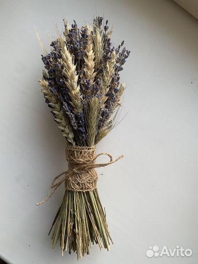 Букет из сухоцветов (лаванда, дельфиниум)