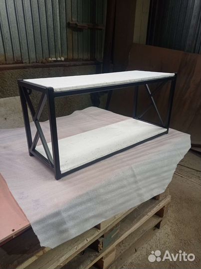 Полка настенная в стиле лофт