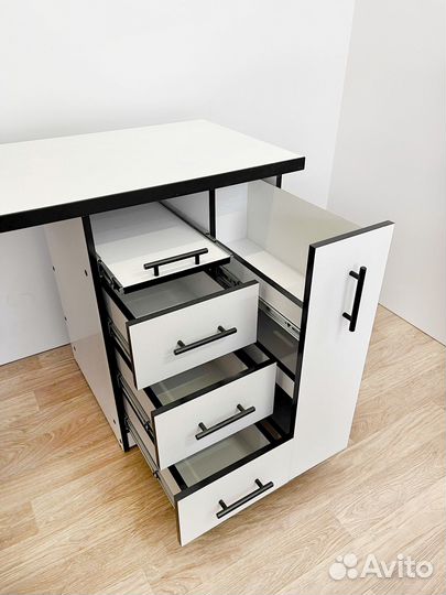 Маникюрный стол лофт стол маникюрный