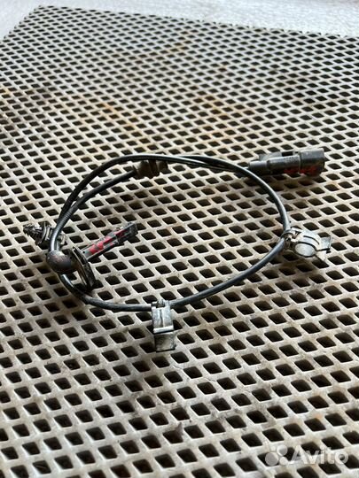 Датчик ABS задний Chevrolet Cruze 13346945