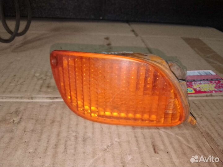 Поворотник передний правый Ford Focus 1