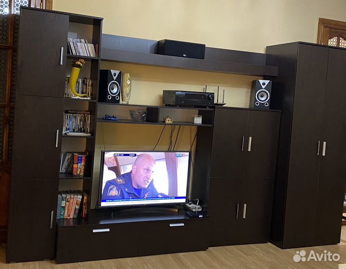 Шкаф стенка