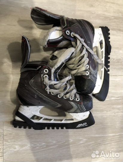 Коньки хоккейные