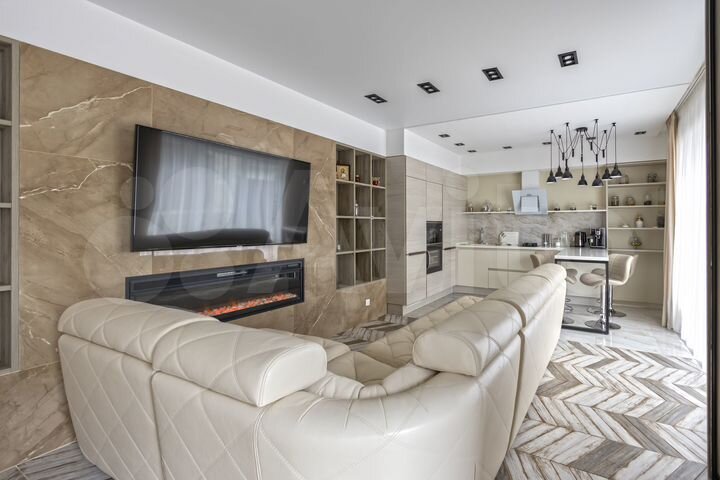 Дом 176 м² на участке 7 сот.