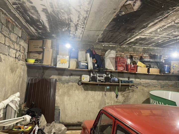 Гараж, > 30 м²