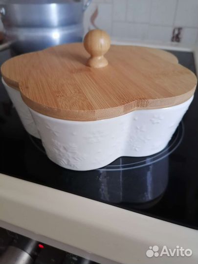 Контейнер для хранения продуктов. новый